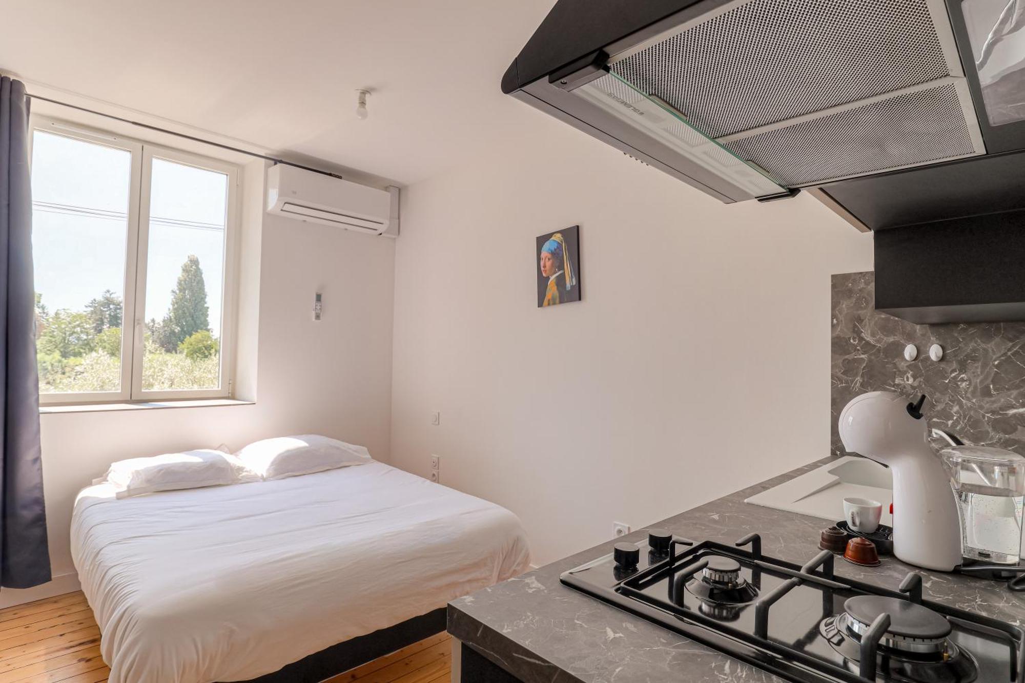 Le Berlin - Les Appartements De L'Olivier Loyettes Exterior foto